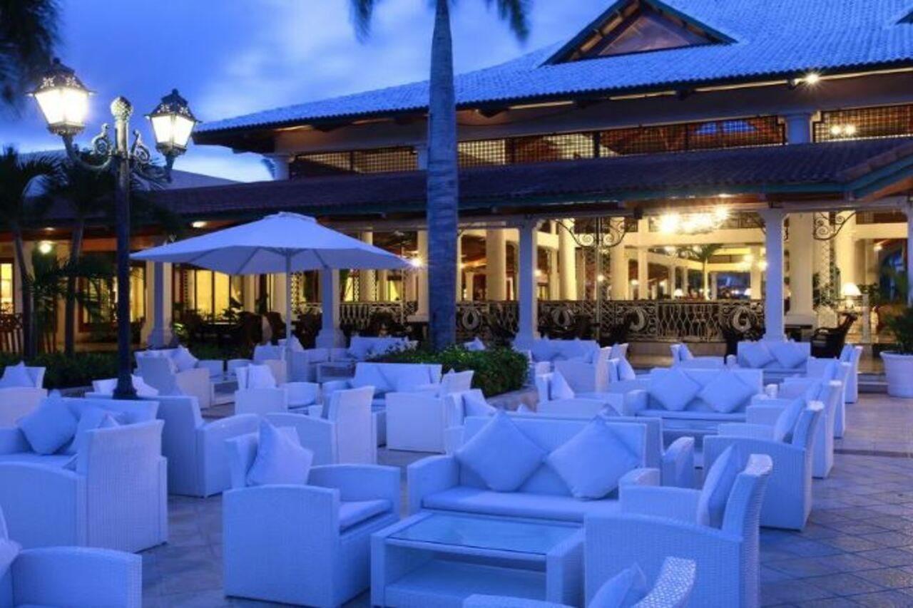 Bahia Principe Grand Bavaro Punta Cana Luaran gambar The lobby of the resort