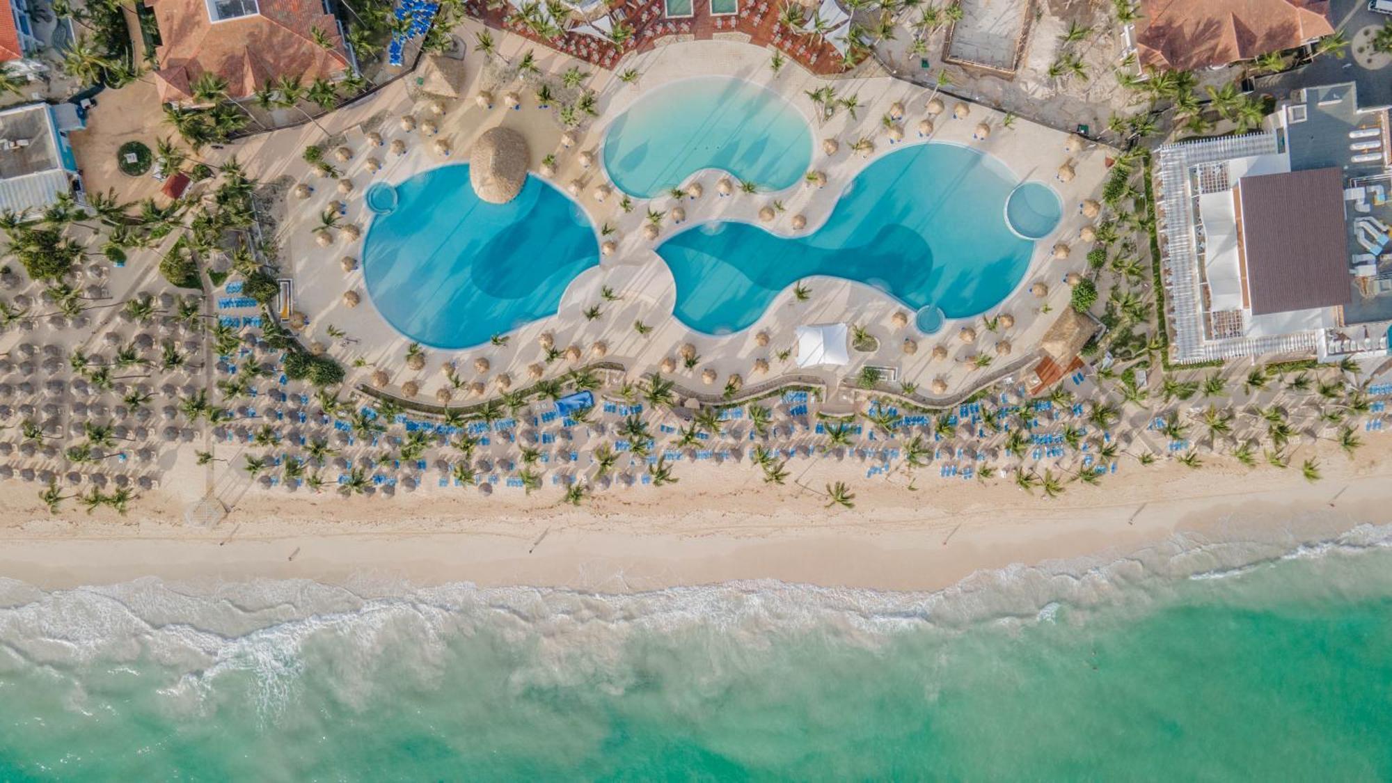 Bahia Principe Grand Bavaro Punta Cana Luaran gambar Aerial view of the beach